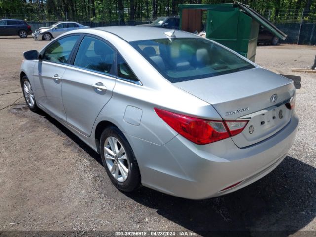 Photo 2 VIN: 5NPEB4AC0DH803724 - HYUNDAI SONATA 