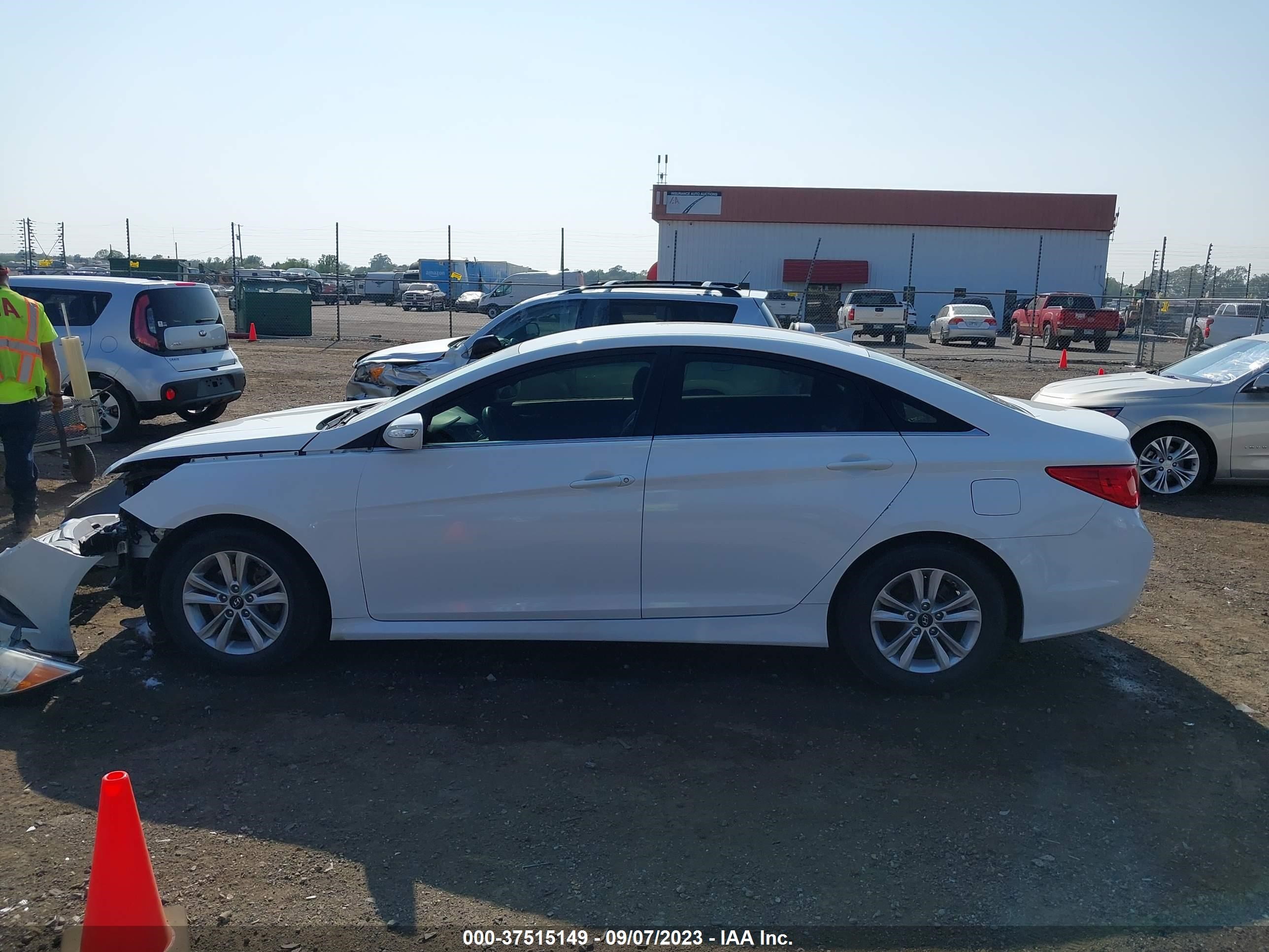 Photo 13 VIN: 5NPEB4AC0EH859406 - HYUNDAI SONATA 