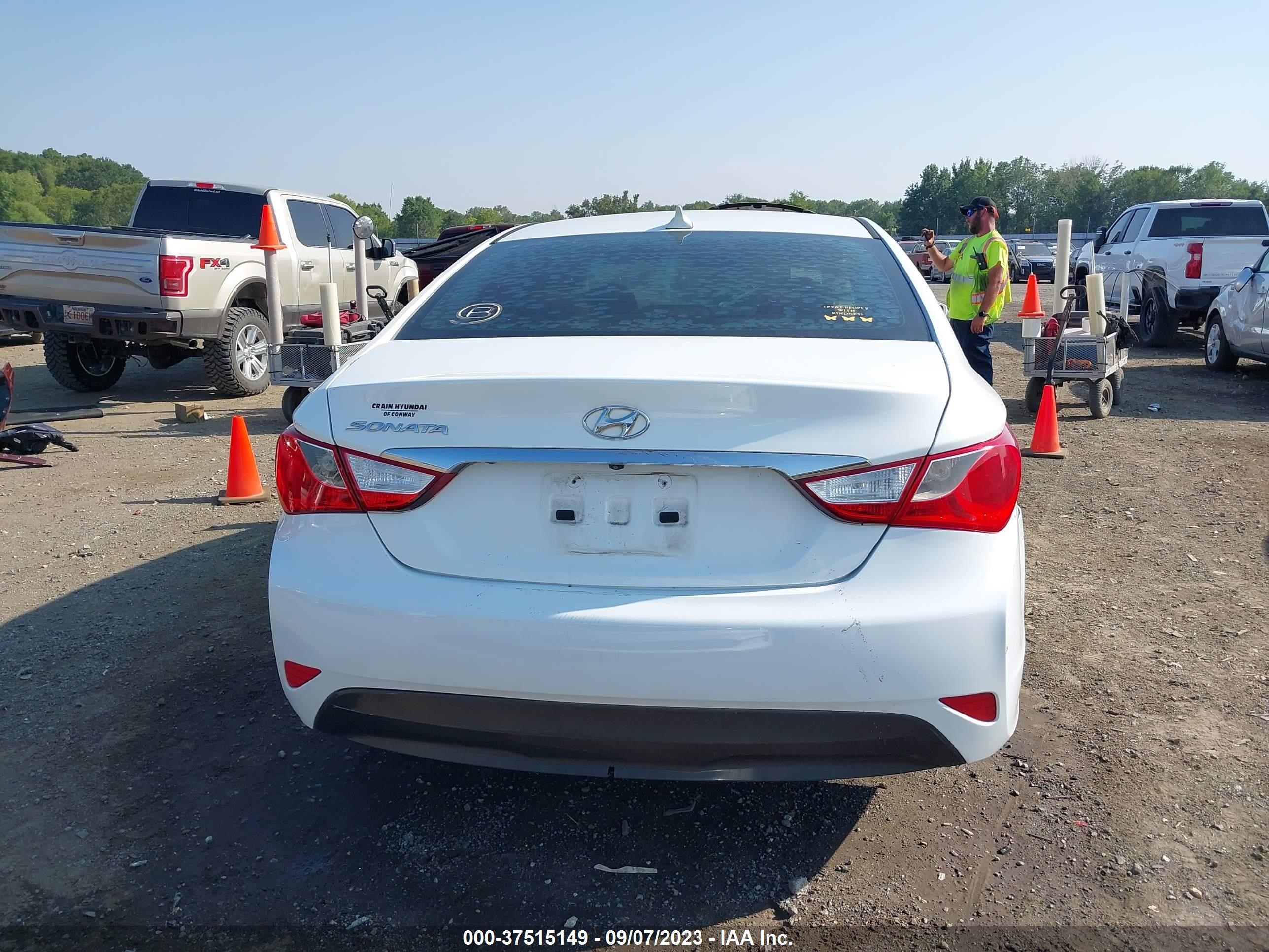 Photo 15 VIN: 5NPEB4AC0EH859406 - HYUNDAI SONATA 