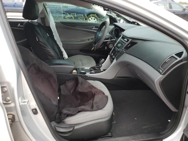 Photo 4 VIN: 5NPEB4AC0EH913710 - HYUNDAI SONATA GLS 