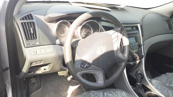 Photo 9 VIN: 5NPEB4AC0EH937294 - HYUNDAI SONATA 