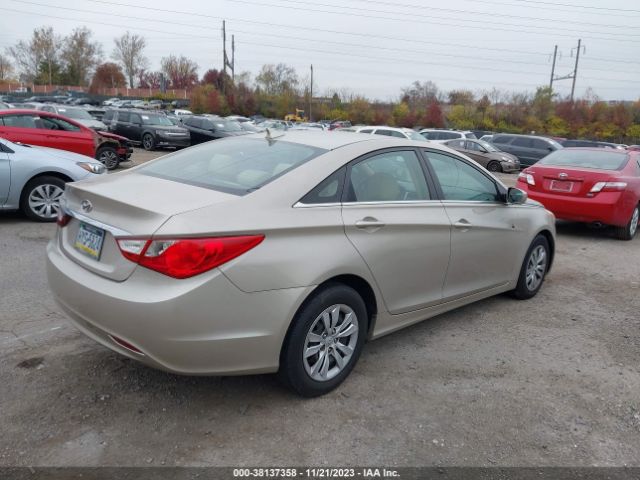 Photo 3 VIN: 5NPEB4AC1BH018836 - HYUNDAI SONATA 