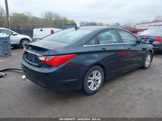 Photo 3 VIN: 5NPEB4AC1BH024913 - HYUNDAI SONATA 