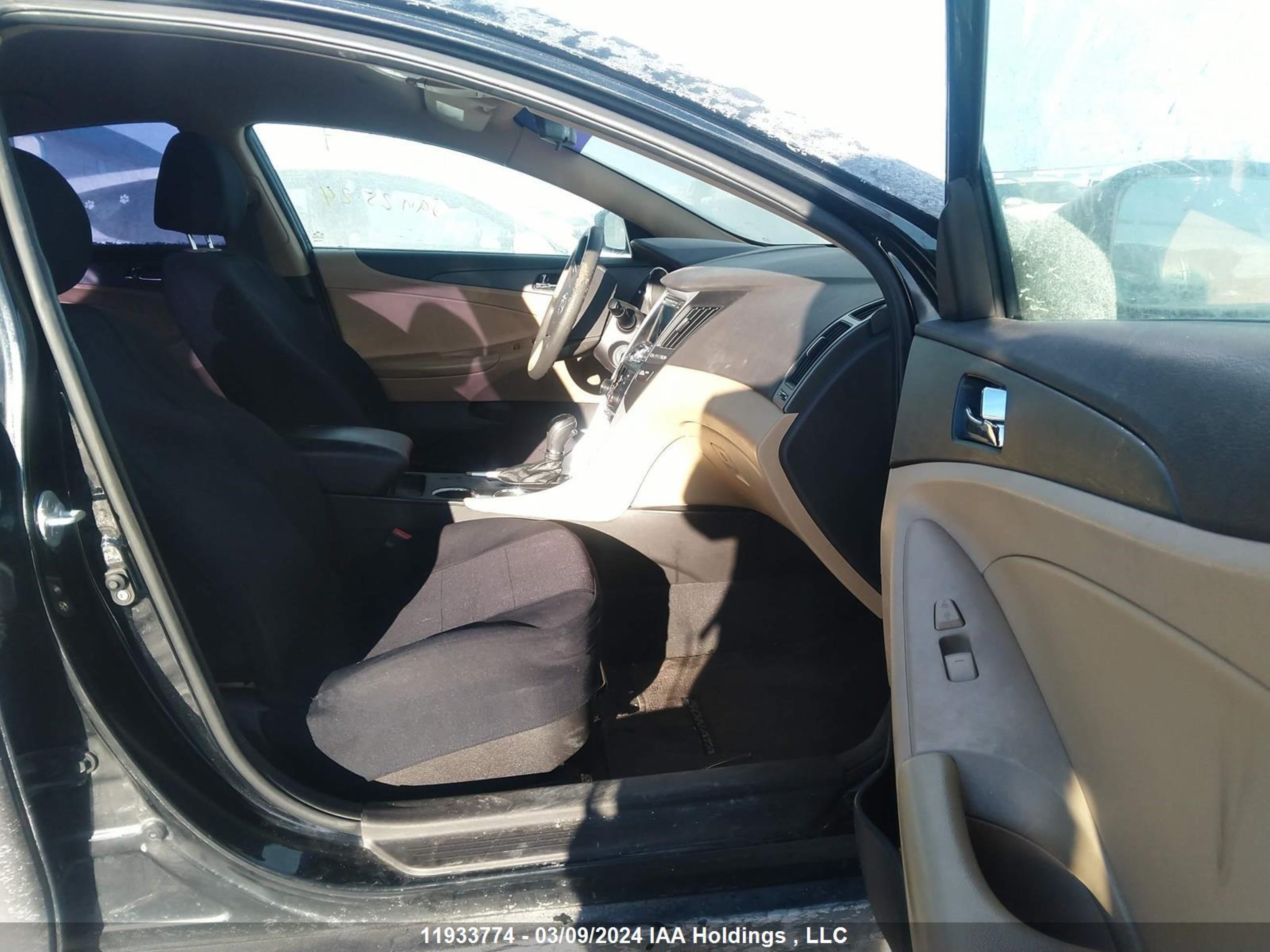 Photo 4 VIN: 5NPEB4AC1BH056454 - HYUNDAI SONATA 