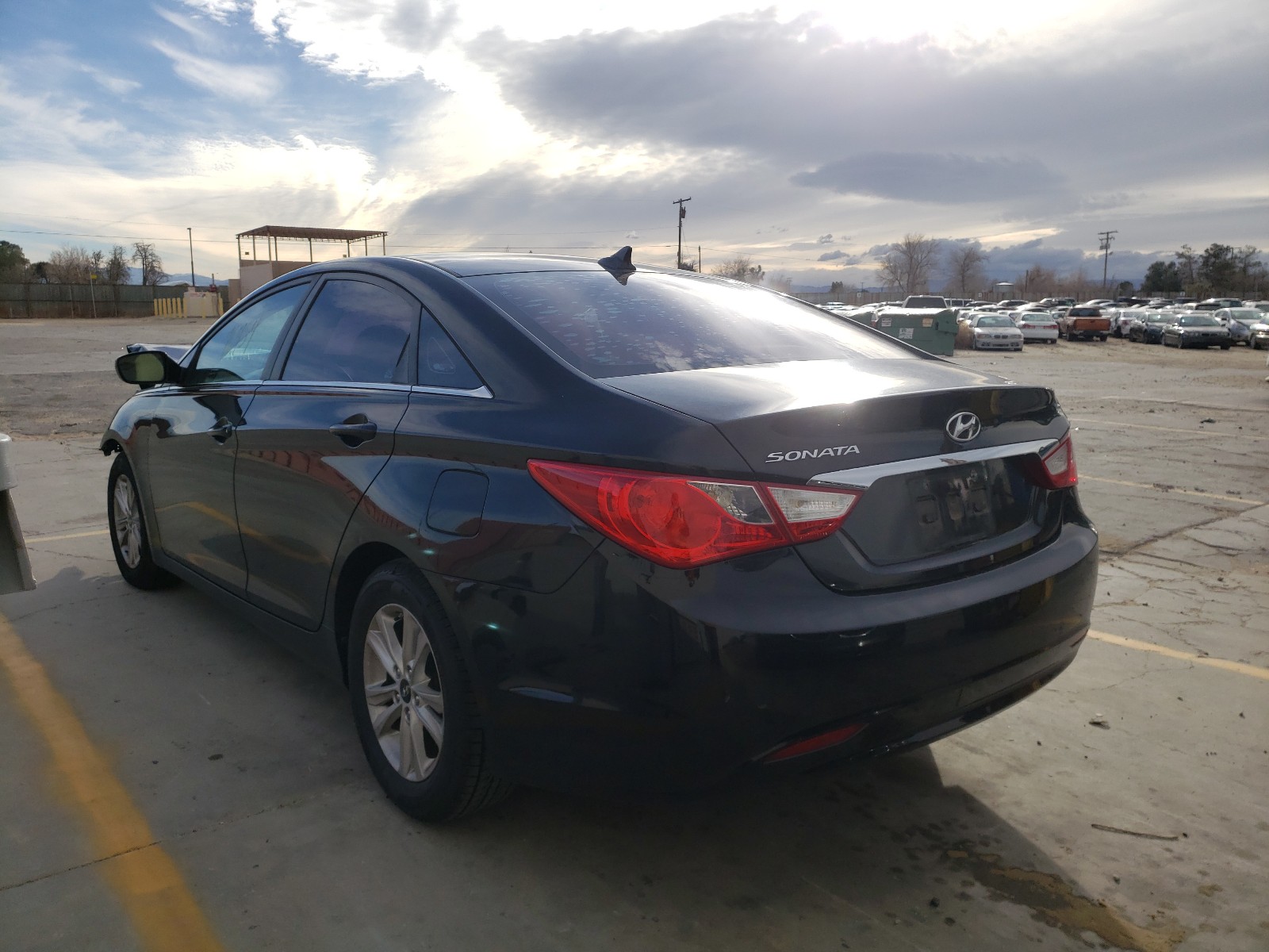 Photo 2 VIN: 5NPEB4AC1BH132237 - HYUNDAI SONATA GLS 