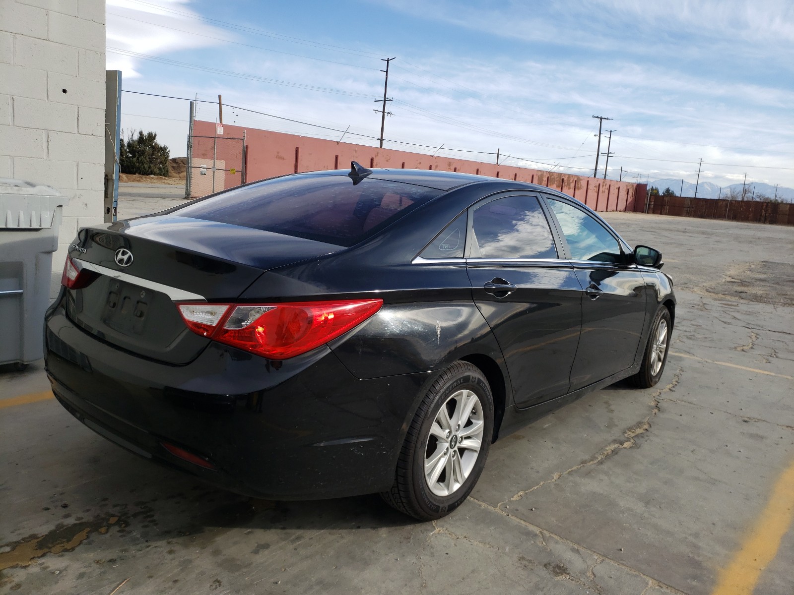 Photo 3 VIN: 5NPEB4AC1BH132237 - HYUNDAI SONATA GLS 