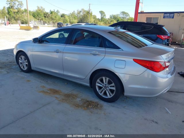 Photo 2 VIN: 5NPEB4AC1BH203047 - HYUNDAI SONATA 