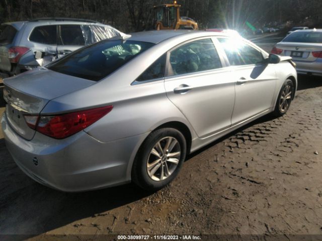 Photo 3 VIN: 5NPEB4AC1BH251082 - HYUNDAI SONATA 