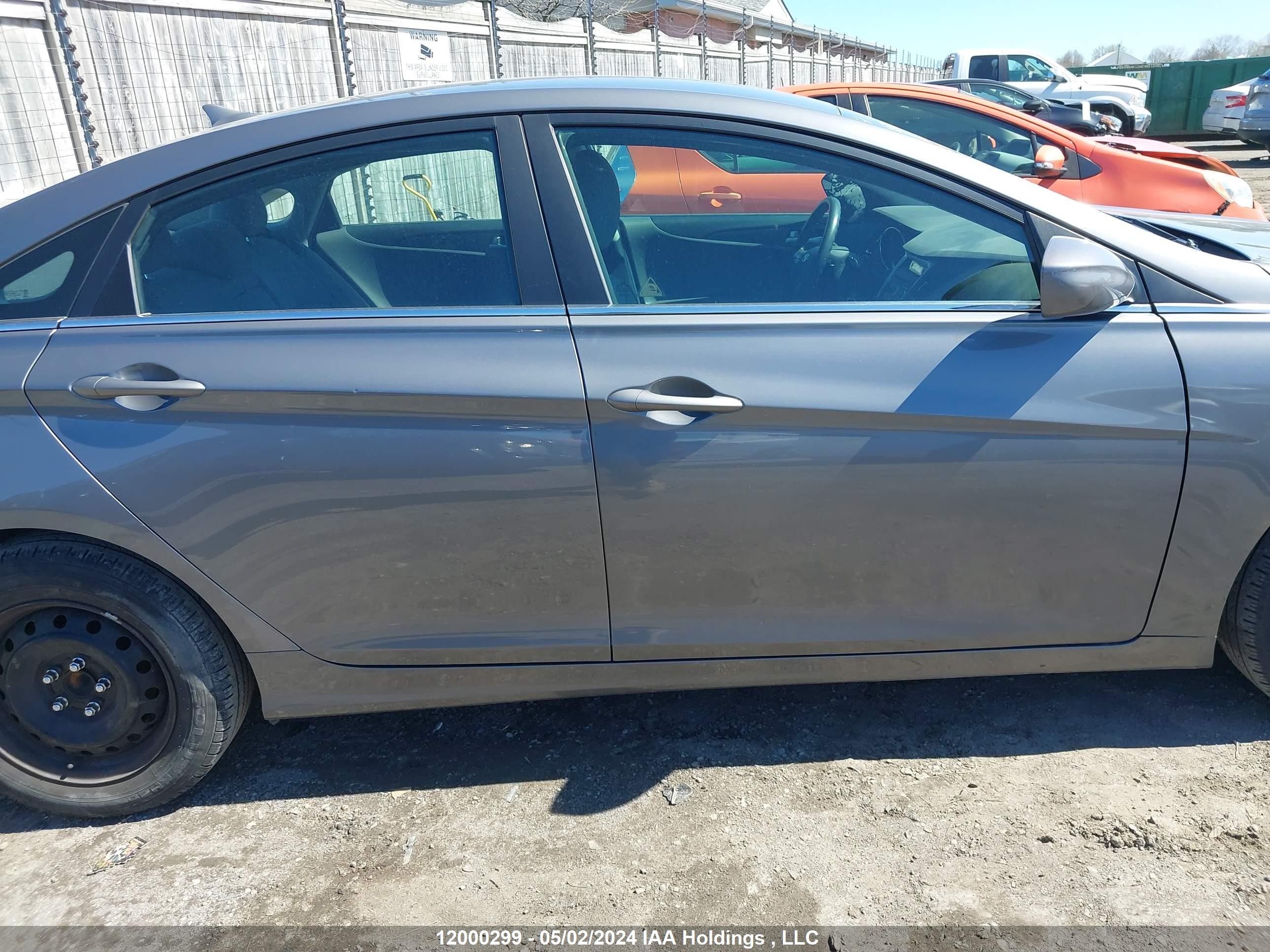 Photo 12 VIN: 5NPEB4AC1BH277441 - HYUNDAI SONATA 