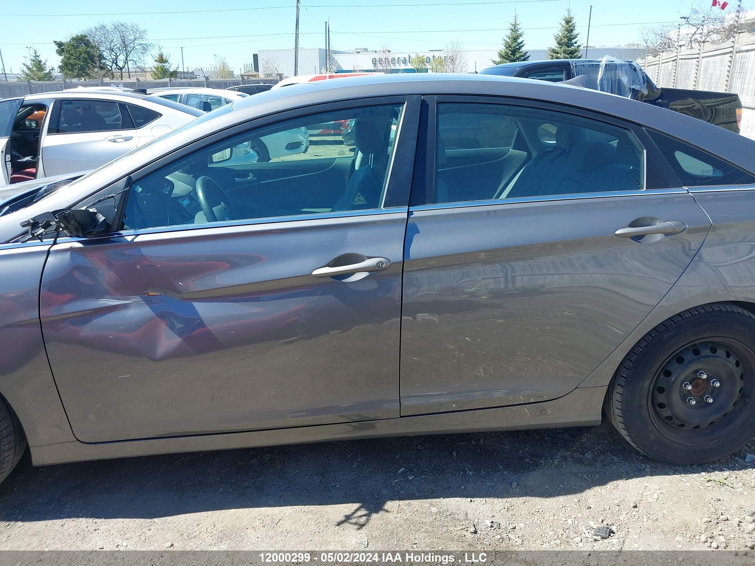 Photo 13 VIN: 5NPEB4AC1BH277441 - HYUNDAI SONATA 