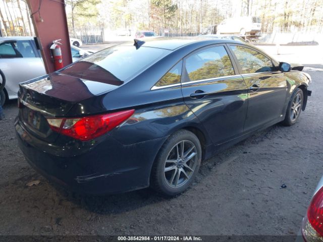 Photo 3 VIN: 5NPEB4AC1CH323402 - HYUNDAI SONATA 