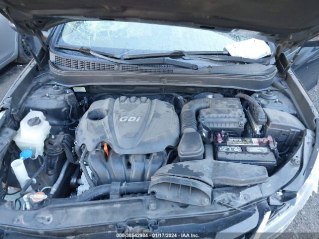 Photo 9 VIN: 5NPEB4AC1CH323402 - HYUNDAI SONATA 