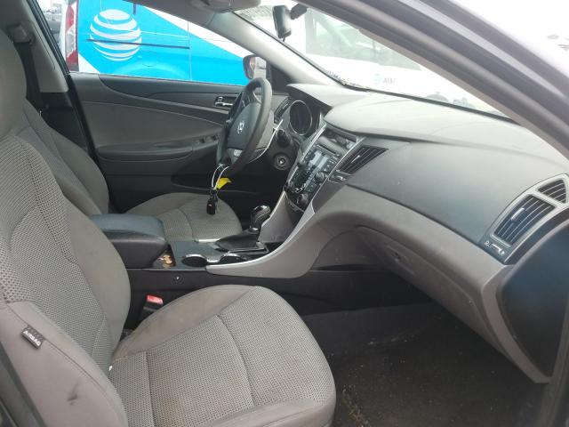 Photo 4 VIN: 5NPEB4AC1CH372258 - HYUNDAI SONATA GLS 