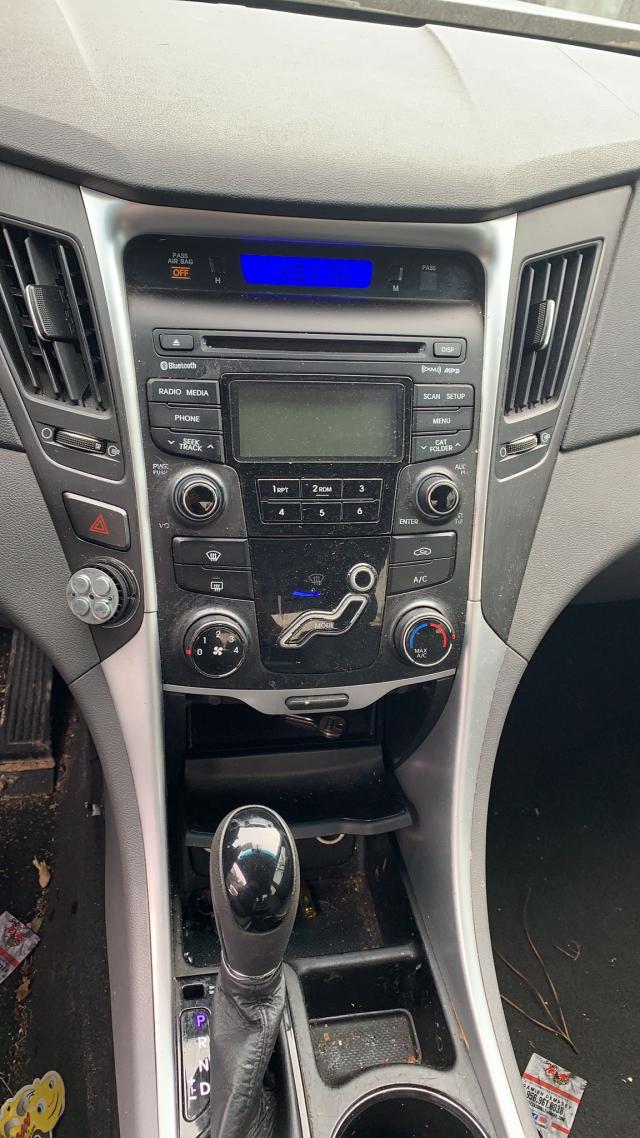 Photo 8 VIN: 5NPEB4AC1CH391540 - HYUNDAI SONATA GLS 