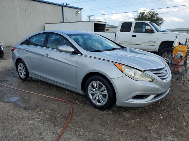 Photo 3 VIN: 5NPEB4AC1CH402200 - HYUNDAI SONATA GLS 