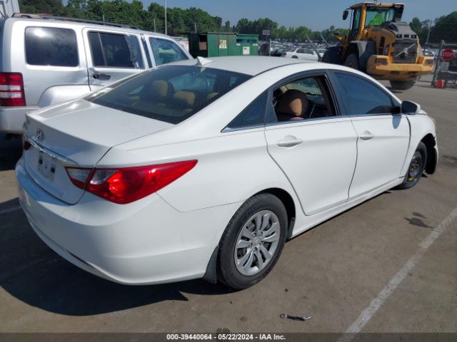 Photo 3 VIN: 5NPEB4AC1CH433723 - HYUNDAI SONATA 