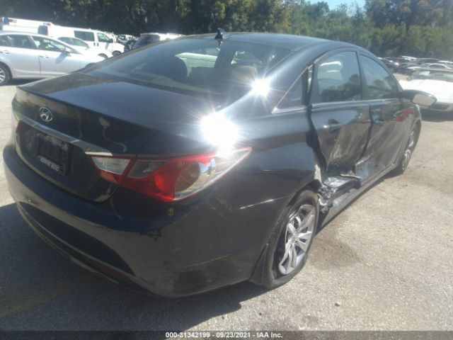 Photo 3 VIN: 5NPEB4AC1CH452790 - HYUNDAI SONATA 