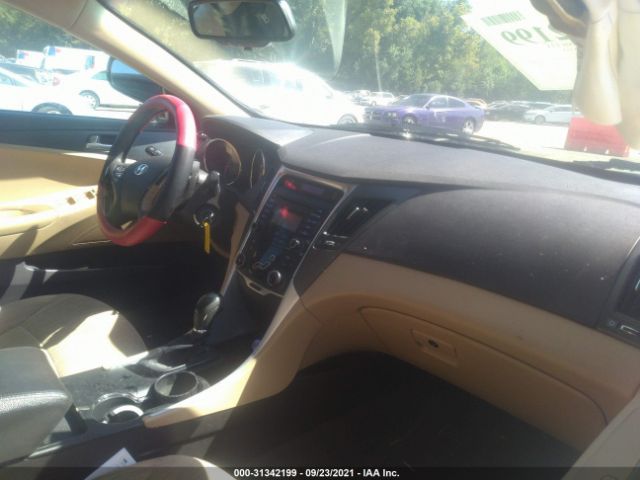 Photo 4 VIN: 5NPEB4AC1CH452790 - HYUNDAI SONATA 