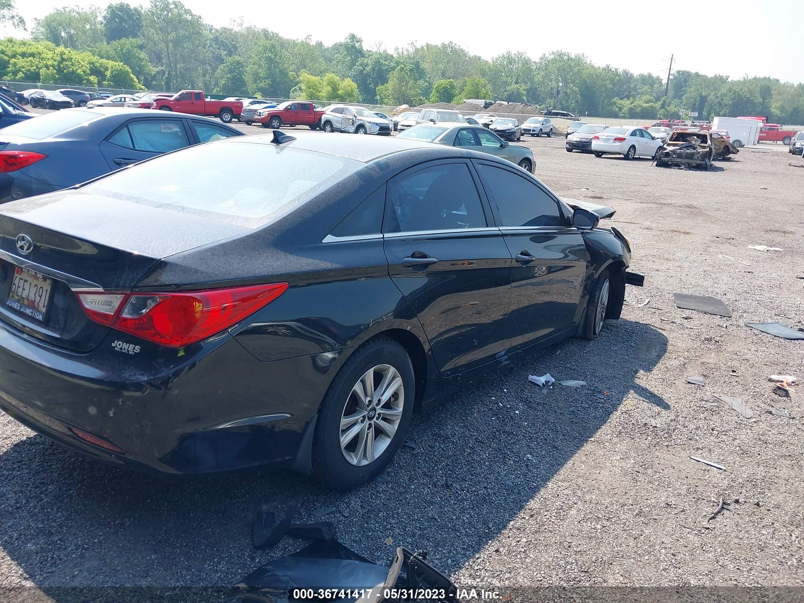 Photo 3 VIN: 5NPEB4AC1CH468827 - HYUNDAI SONATA 