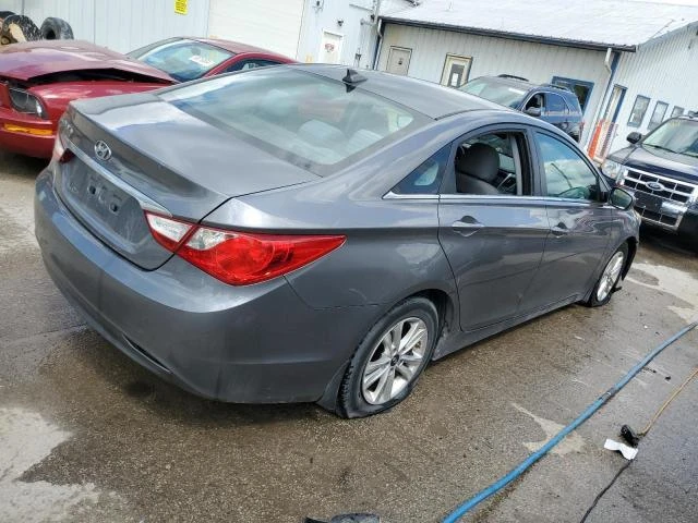 Photo 2 VIN: 5NPEB4AC1CH481674 - HYUNDAI SONATA GLS 