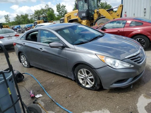 Photo 3 VIN: 5NPEB4AC1CH481674 - HYUNDAI SONATA GLS 