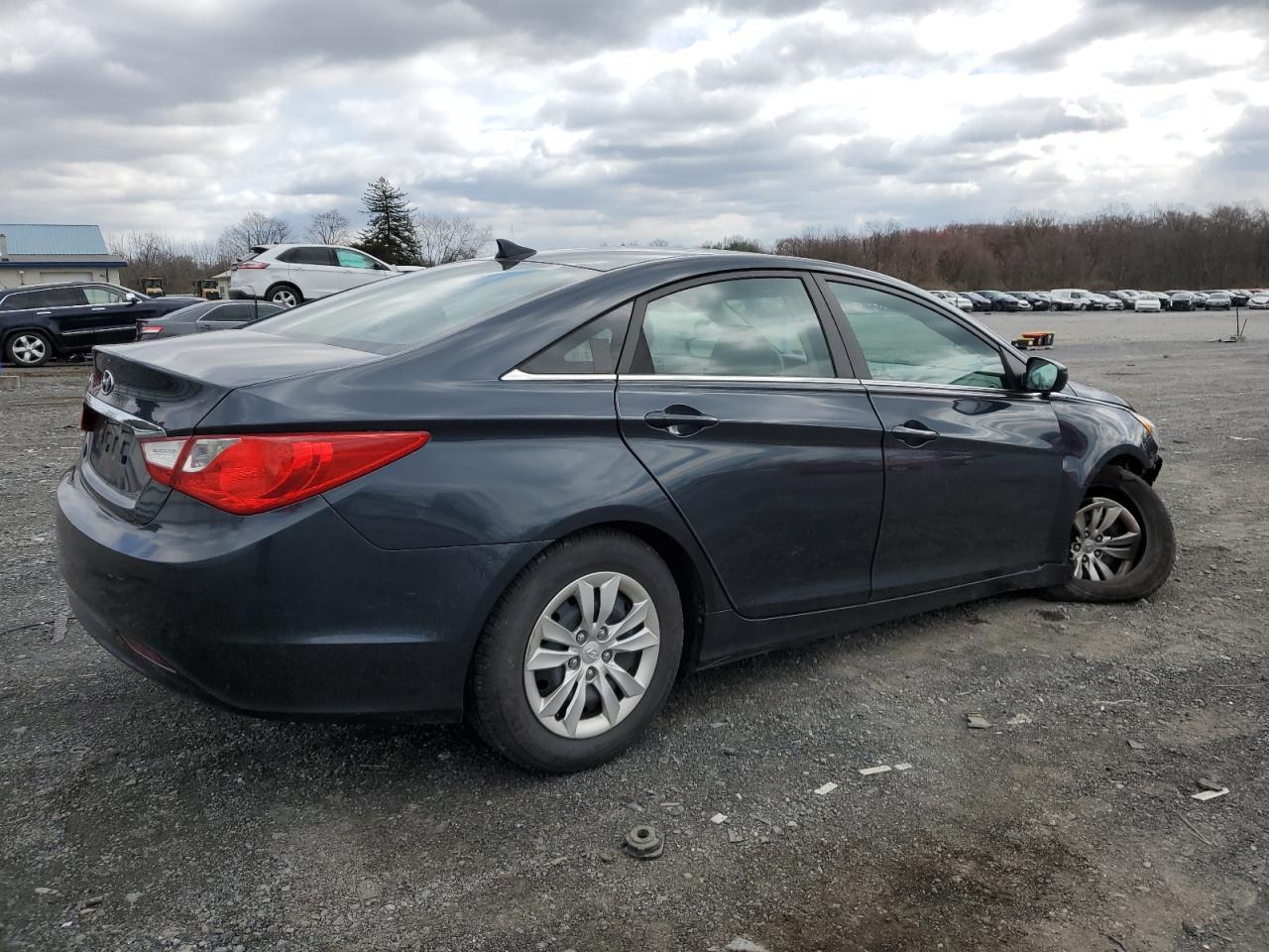 Photo 2 VIN: 5NPEB4AC1CH490942 - HYUNDAI SONATA 