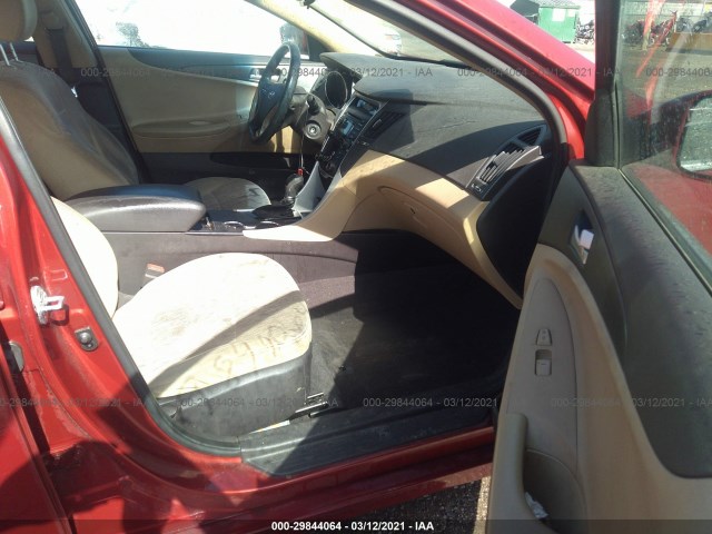 Photo 4 VIN: 5NPEB4AC1CH492951 - HYUNDAI SONATA 