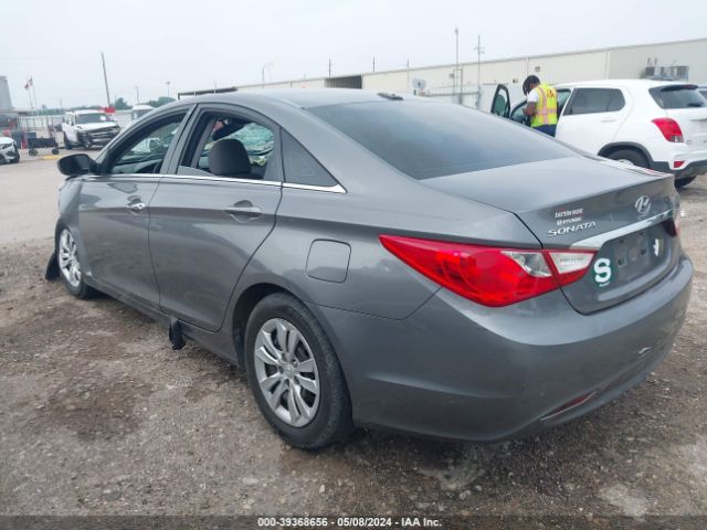 Photo 2 VIN: 5NPEB4AC1DH523889 - HYUNDAI SONATA 