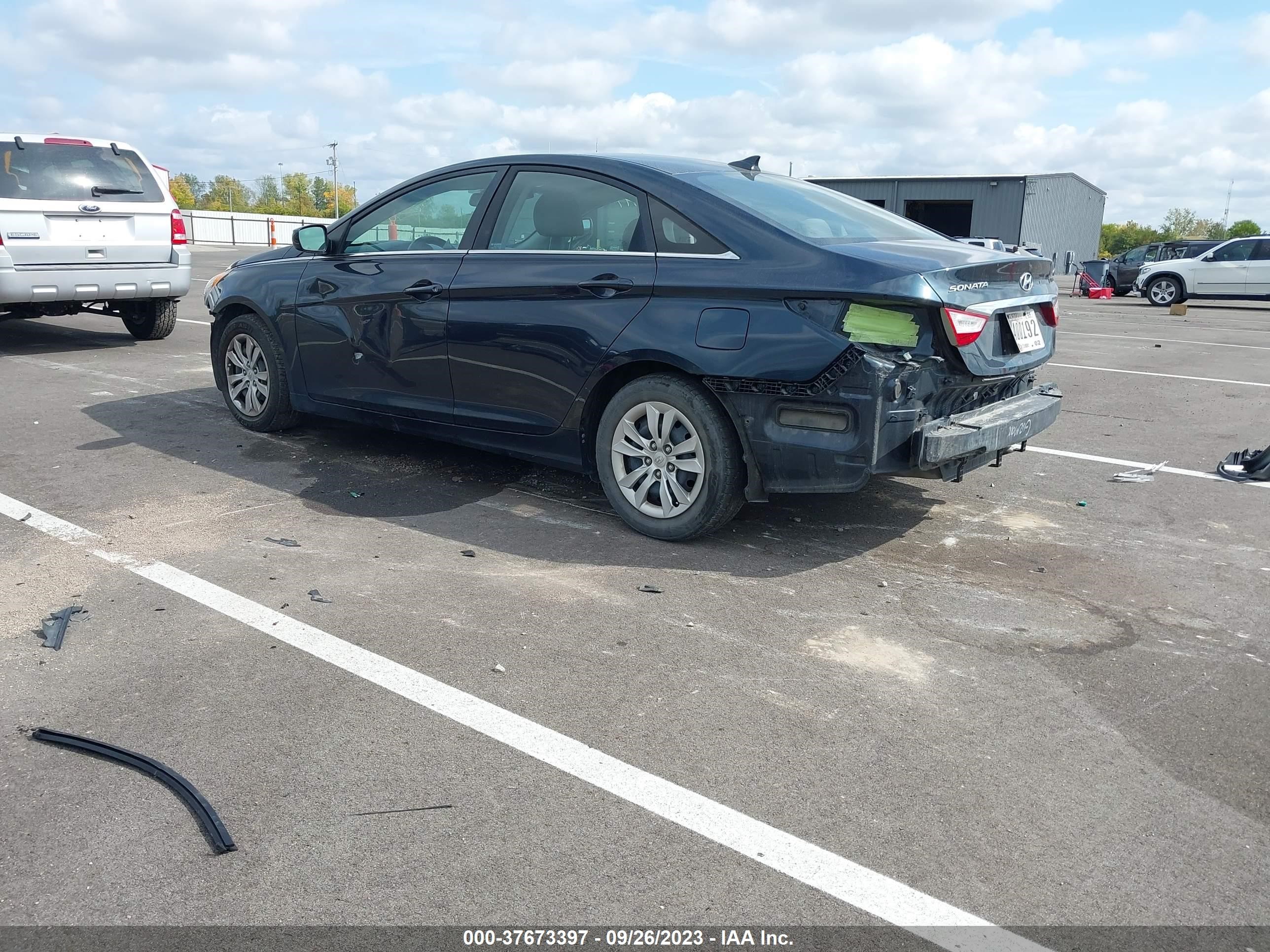 Photo 2 VIN: 5NPEB4AC1DH554107 - HYUNDAI SONATA 