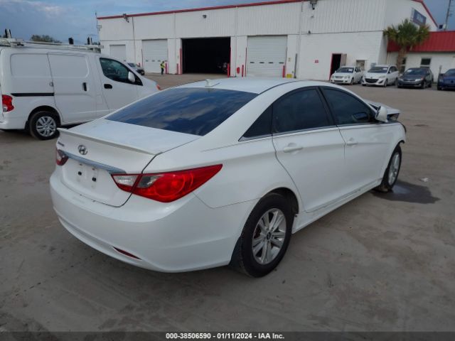 Photo 3 VIN: 5NPEB4AC1DH566273 - HYUNDAI SONATA 