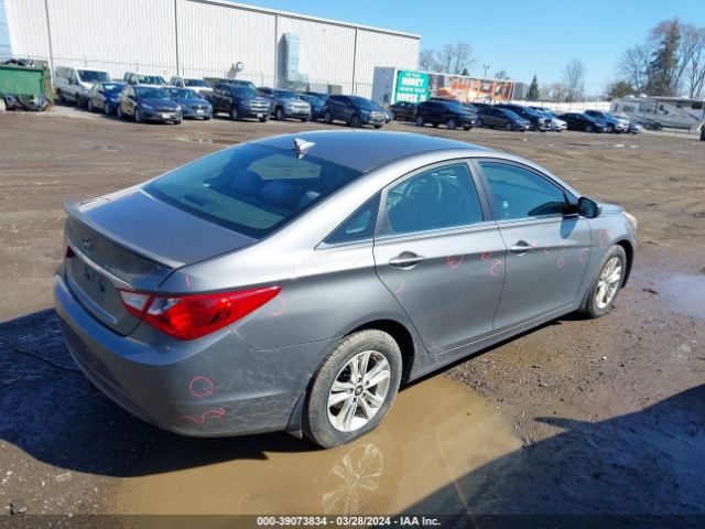 Photo 3 VIN: 5NPEB4AC1DH572008 - HYUNDAI SONATA 