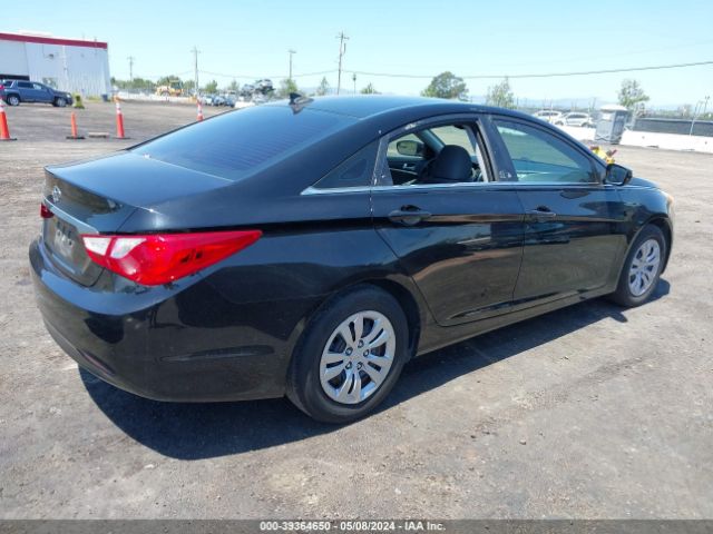 Photo 3 VIN: 5NPEB4AC1DH572316 - HYUNDAI SONATA 