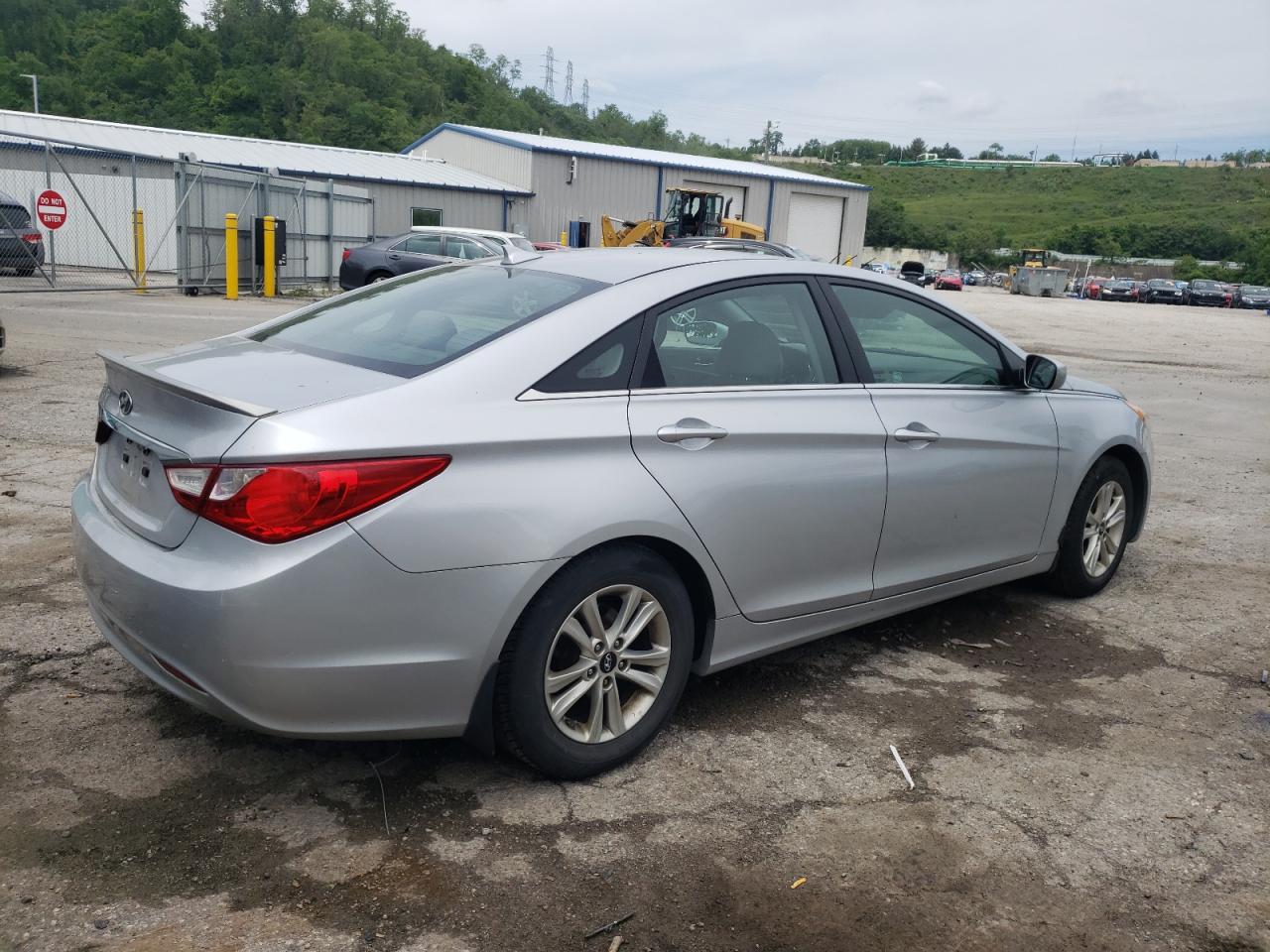 Photo 2 VIN: 5NPEB4AC1DH600308 - HYUNDAI SONATA 