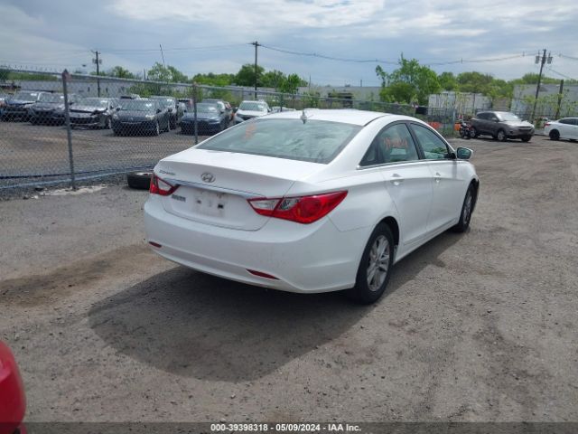 Photo 3 VIN: 5NPEB4AC1DH625676 - HYUNDAI SONATA 