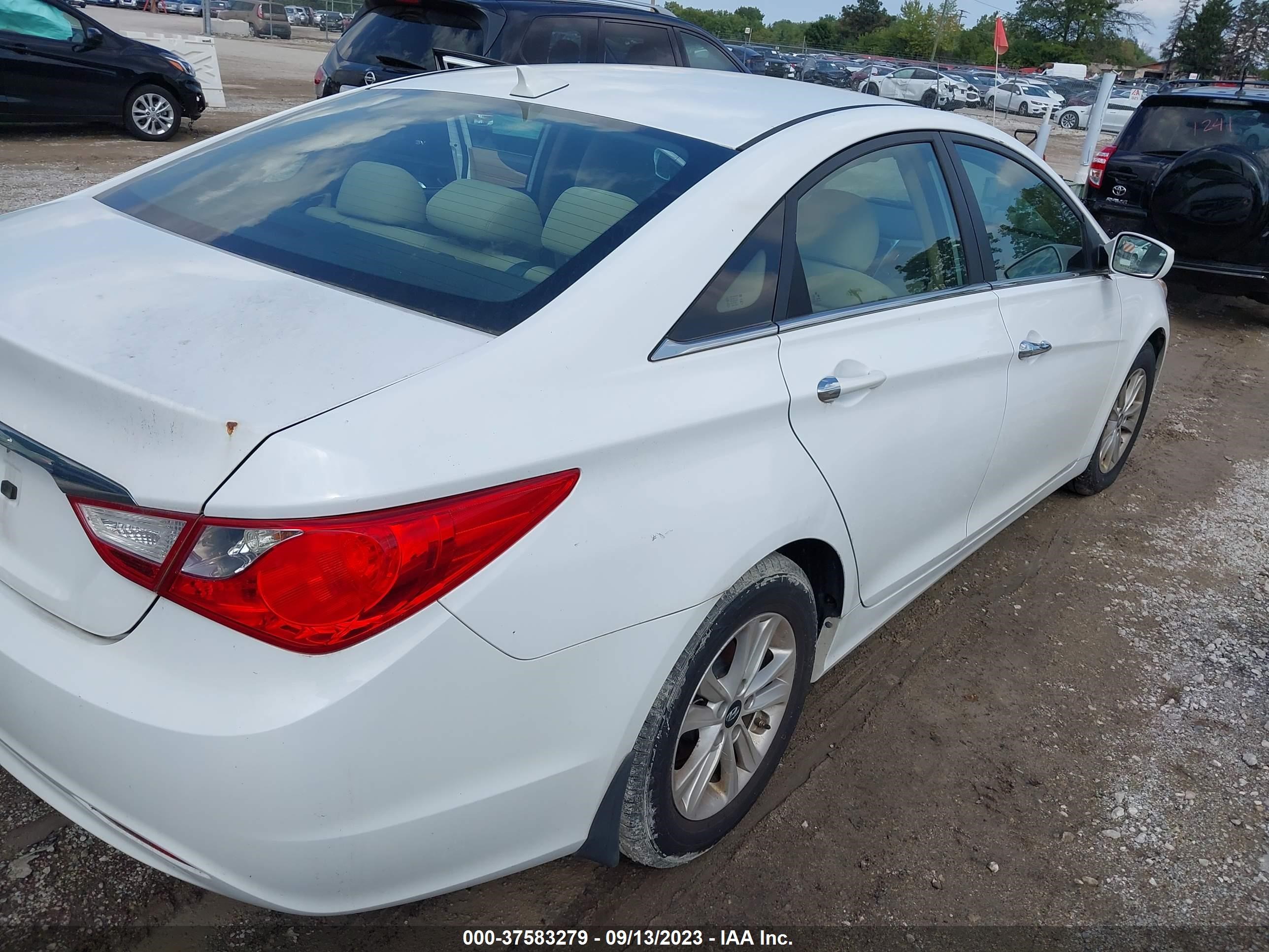 Photo 3 VIN: 5NPEB4AC1DH629503 - HYUNDAI SONATA 