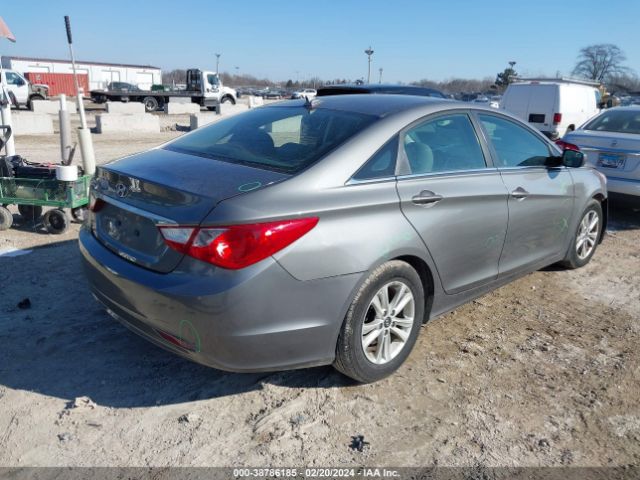 Photo 3 VIN: 5NPEB4AC1DH633843 - HYUNDAI SONATA 