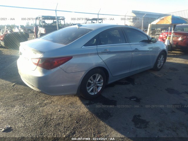 Photo 3 VIN: 5NPEB4AC1DH647841 - HYUNDAI SONATA 