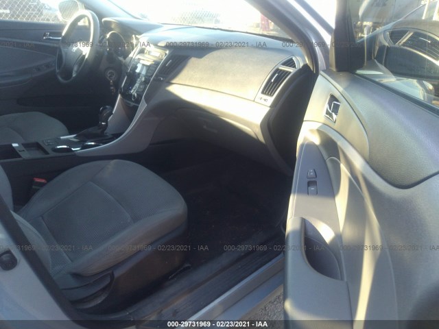 Photo 4 VIN: 5NPEB4AC1DH647841 - HYUNDAI SONATA 