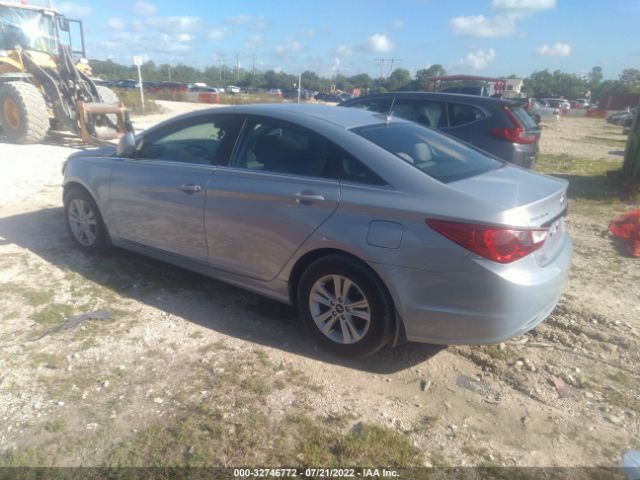 Photo 2 VIN: 5NPEB4AC1DH653915 - HYUNDAI SONATA 