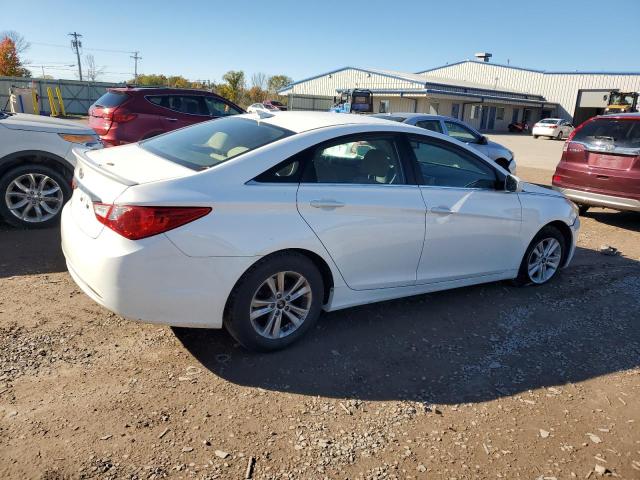 Photo 2 VIN: 5NPEB4AC1DH702059 - HYUNDAI SONATA GLS 