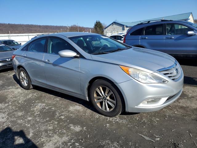 Photo 3 VIN: 5NPEB4AC1DH715572 - HYUNDAI SONATA 