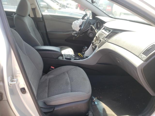 Photo 4 VIN: 5NPEB4AC1DH717161 - HYUNDAI SONATA GLS 