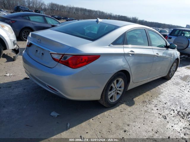 Photo 3 VIN: 5NPEB4AC1DH768224 - HYUNDAI SONATA 