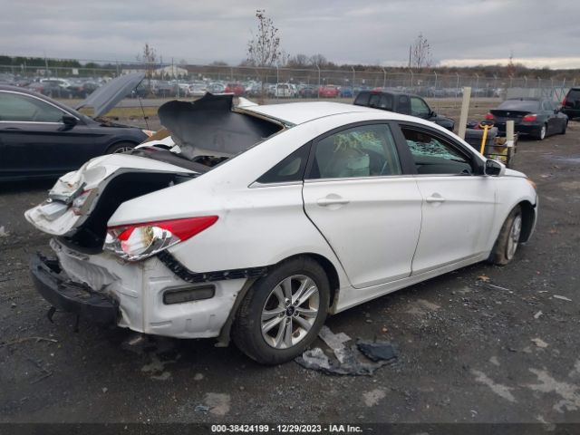 Photo 3 VIN: 5NPEB4AC1DH784150 - HYUNDAI SONATA 