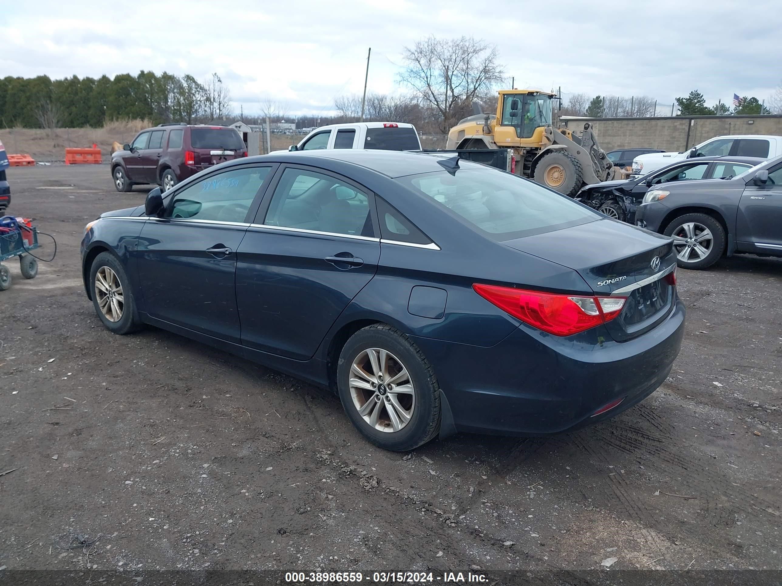 Photo 2 VIN: 5NPEB4AC1DH792376 - HYUNDAI SONATA 