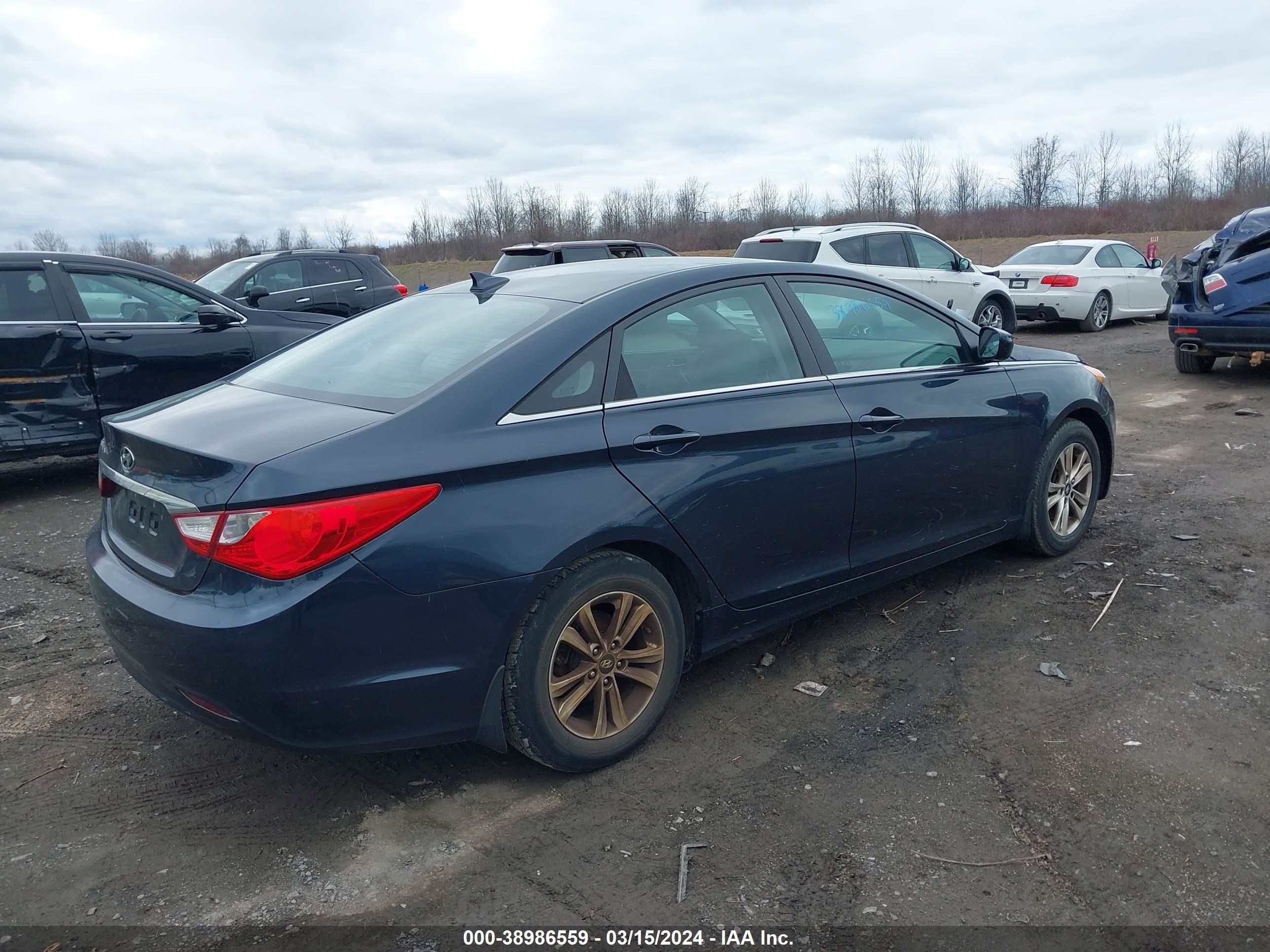 Photo 3 VIN: 5NPEB4AC1DH792376 - HYUNDAI SONATA 