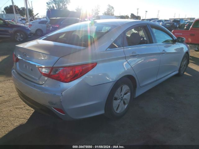 Photo 3 VIN: 5NPEB4AC1EH811591 - HYUNDAI SONATA 