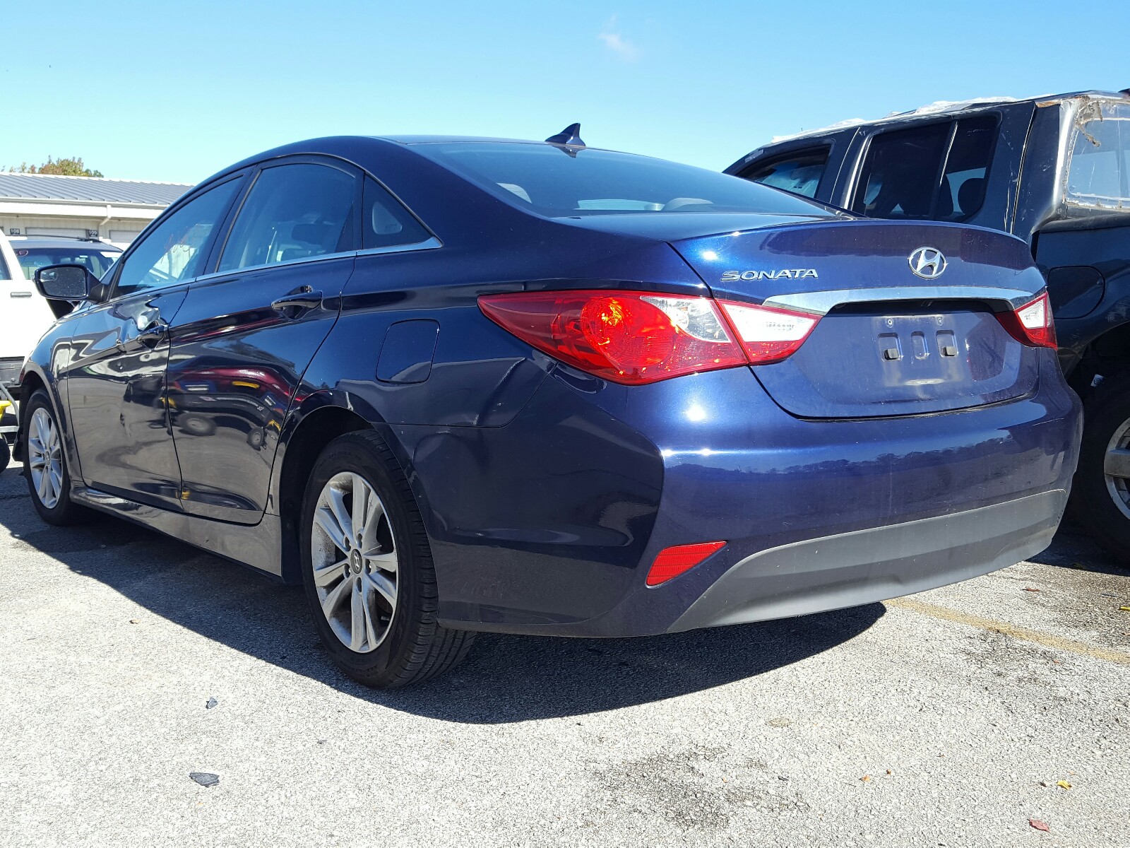 Photo 2 VIN: 5NPEB4AC1EH827676 - HYUNDAI SONATA GLS 