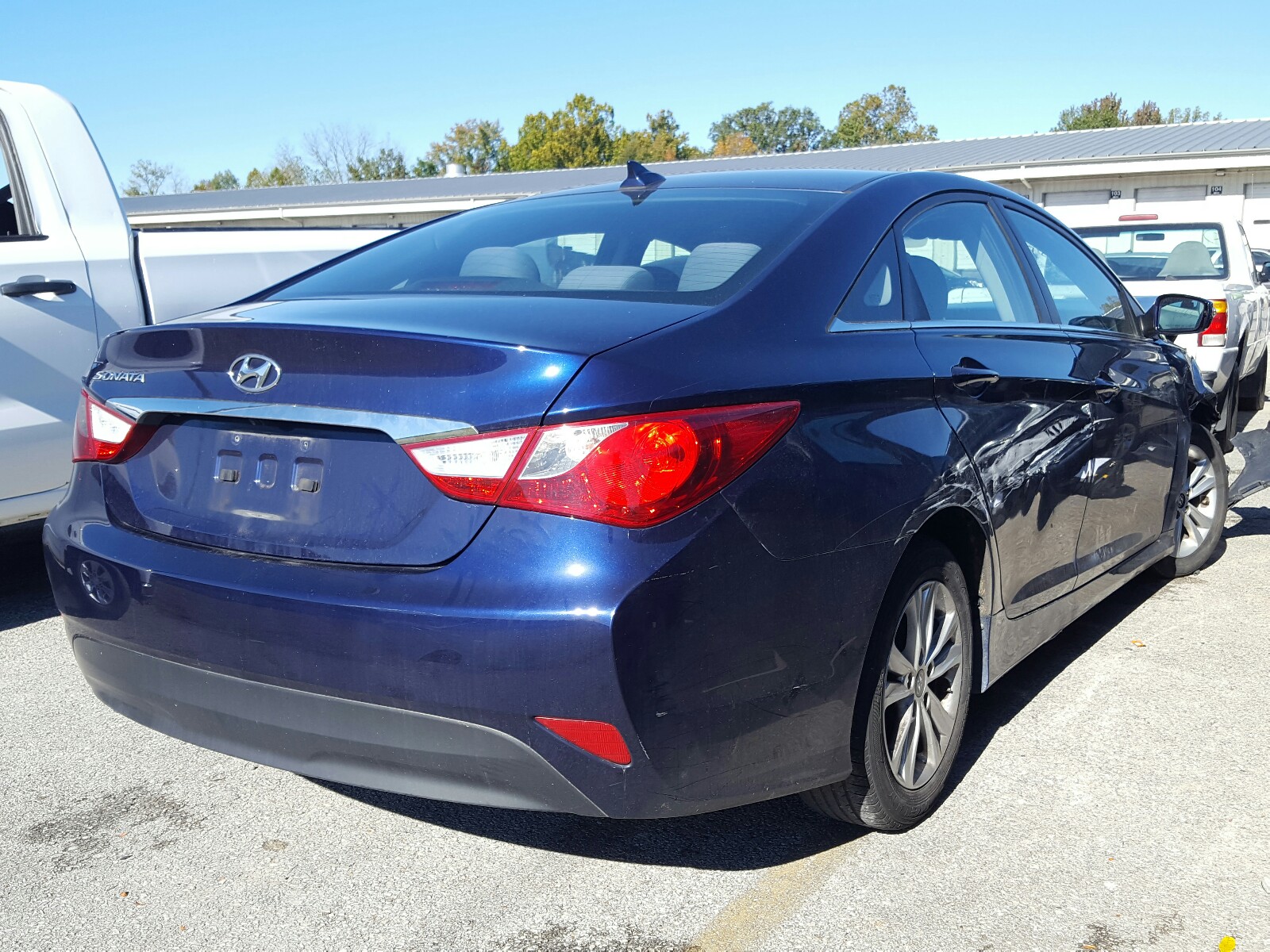 Photo 3 VIN: 5NPEB4AC1EH827676 - HYUNDAI SONATA GLS 