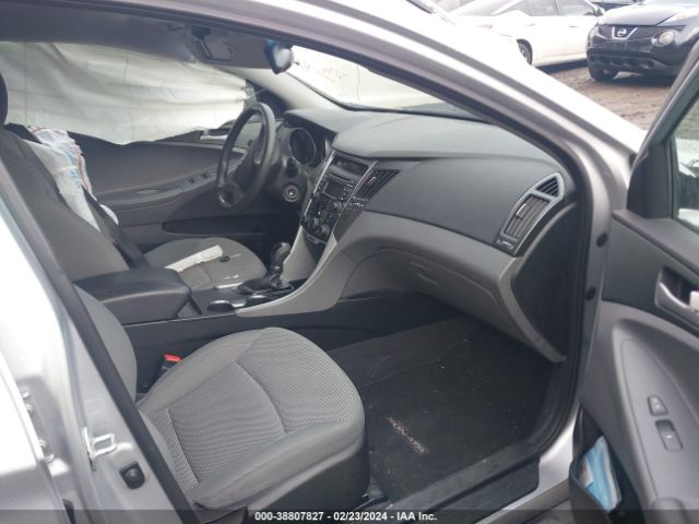 Photo 4 VIN: 5NPEB4AC1EH860001 - HYUNDAI SONATA 